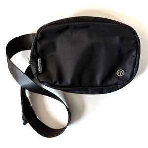 Lululemon Everywhere Belt Bag Fanny Pack 1L Black -- Like New!